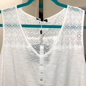 🦄2 NWT Tank Tops XL